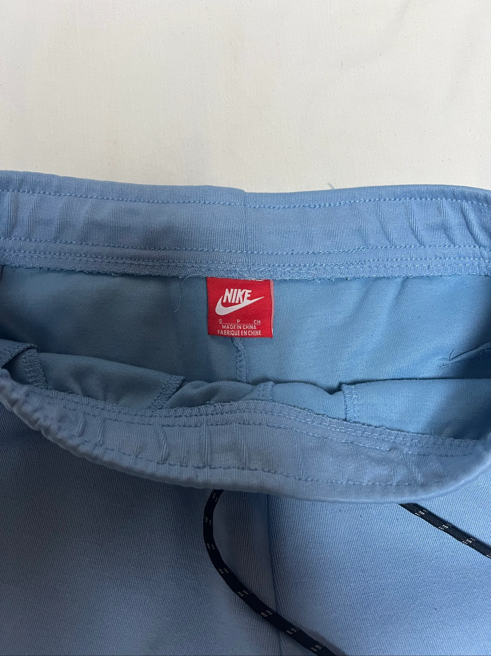 Pantalón Nike tech corto talla S – photo 3